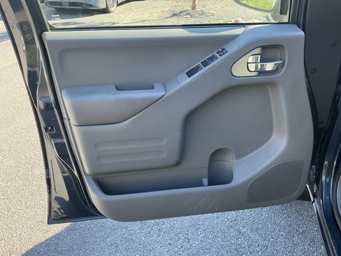 Used 2019 Nissan Frontier SV w/ Value Truck Package AWD/4WD image 18