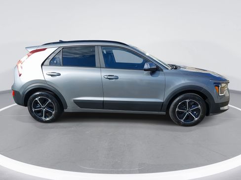 New 2026 Kia Niro EX image 4