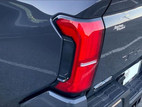 Used 2025 Toyota Tacoma SR5 image 27