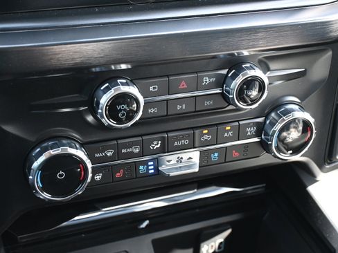 New 2026 Ford F250 Lariat w/ Black Appearance Package AWD/4WD image 87