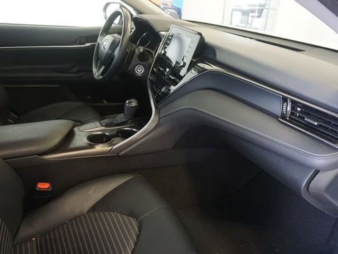 Used 2024 Toyota Camry SE FWD image 19