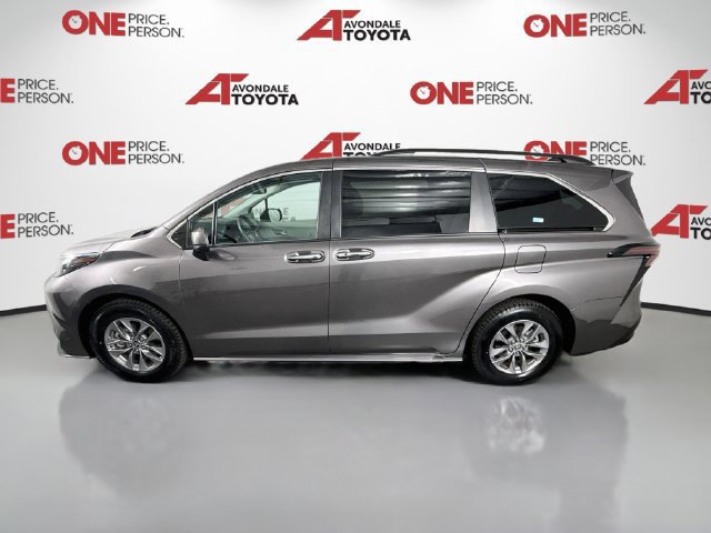 Certified 2024 Toyota Sienna XLE FWD image 5