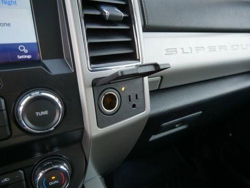 Used 2021 Ford F350 Lariat image 30