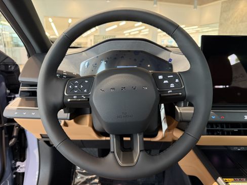 New 2026 Lexus ES 350e FWD image 21