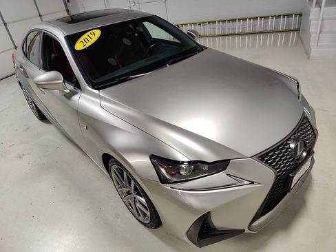 Used 2019 Lexus IS 300 F Sport w/ F Sport Package image 2