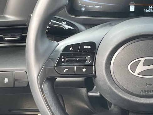 Certified 2025 Hyundai Elantra Sport FWD image 22
