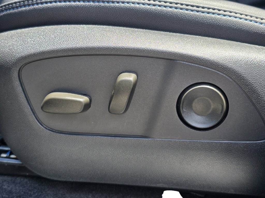 Used 2025 Chevrolet Equinox EV LT FWD image 21