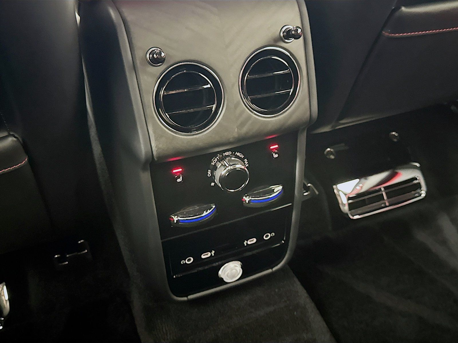 Certified 2026 Rolls-Royce Cullinan w/ Cullinan Package AWD/4WD image 26