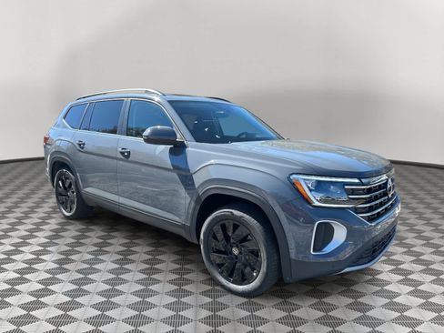 New 2026 Volkswagen Atlas SE image 1