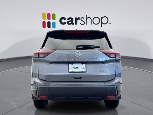 Used 2024 Nissan Rogue S image 4