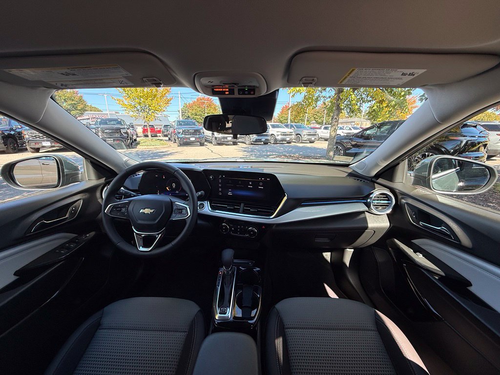 Used 2026 Chevrolet Trax LT w/ LT Convenience Package FWD image 26