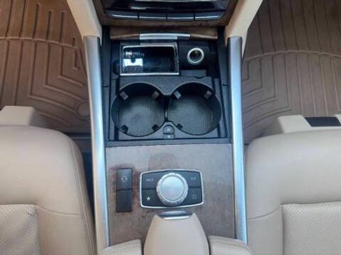 Used 2014 Mercedes-Benz E 350 4MATIC Sedan image 30