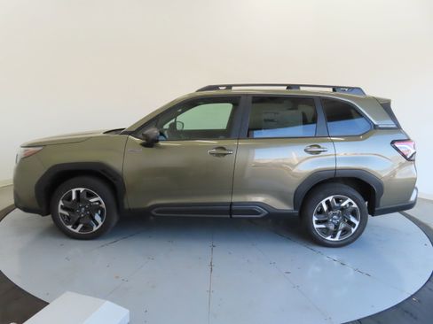 New 2025 Subaru Forester Limited image 9