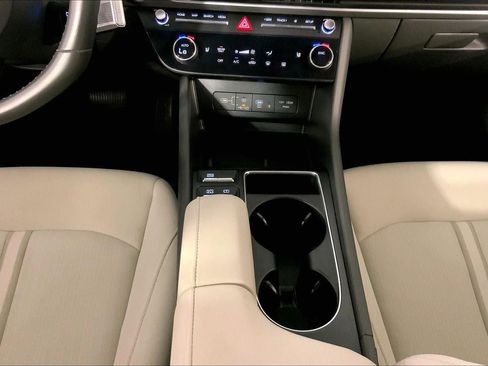 Used 2025 Hyundai Sonata SEL FWD image 17