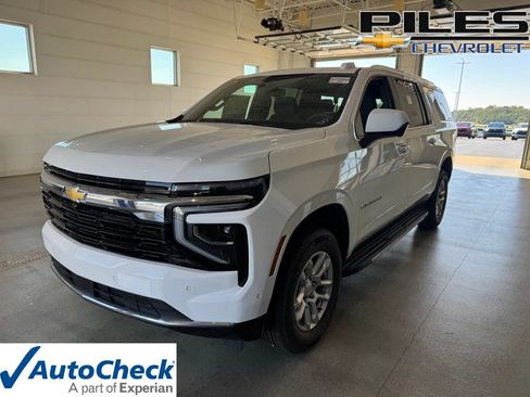Used 2026 Chevrolet Suburban LS AWD/4WD image 1
