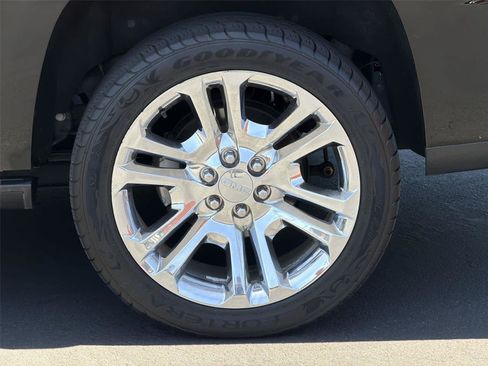 Used 2016 GMC Yukon XL Denali AWD/4WD image 9