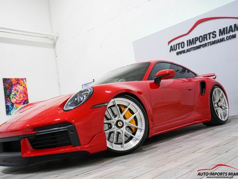 Used 2021 Porsche 911 Turbo S image 3