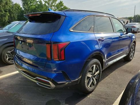 Used 2022 Kia Sorento EX w/ Panoramic Sunroof Package FWD image 6