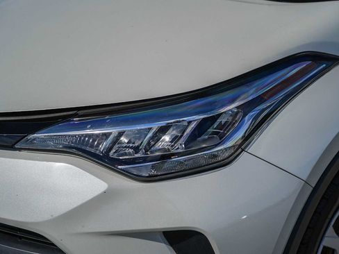 Used 2020 Toyota C-HR LE FWD image 2