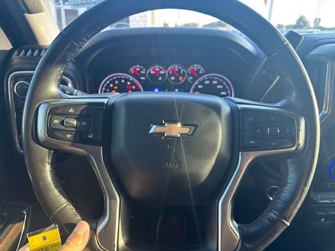 Used 2020 Chevrolet Silverado 1500 LT AWD/4WD image 11