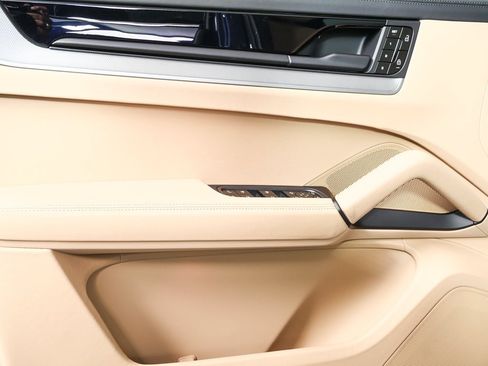 New 2026 Porsche Cayenne S image 6