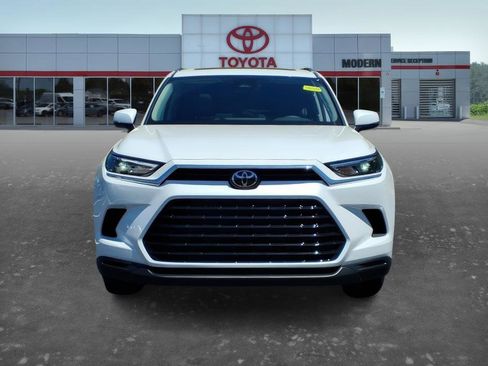 New 2026 Toyota Grand Highlander XLE AWD/4WD image 2