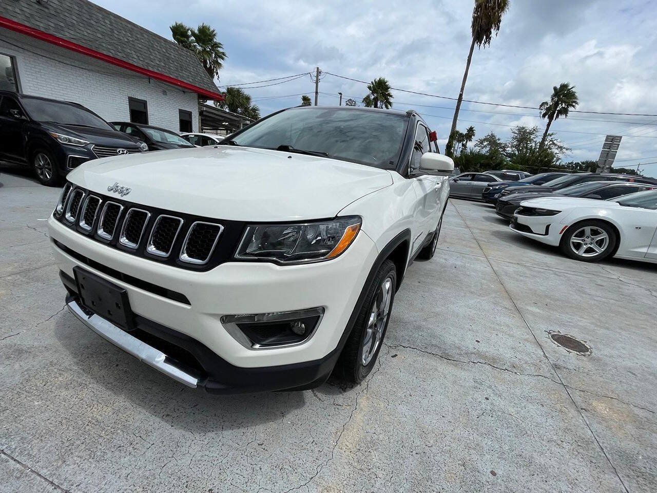 Used 2020 Jeep Compass Limited AWD/4WD image 2