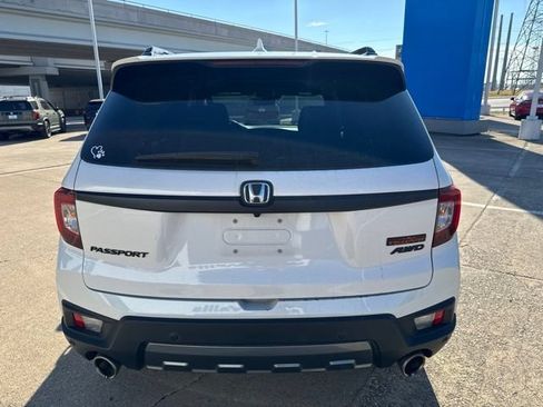 Used 2023 Honda Passport TrailSport image 3