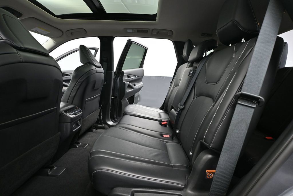 Used 2024 INFINITI QX60 Luxe AWD/4WD image 32