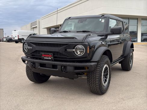 Used 2022 Ford Bronco Black Diamond w/ Sasquatch Package image 2