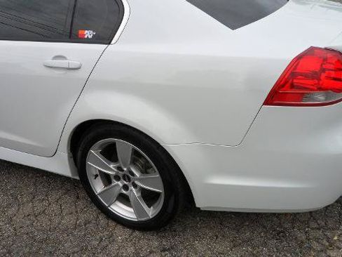 Used 2008 Pontiac G8 w/ Premium Package RWD image 10