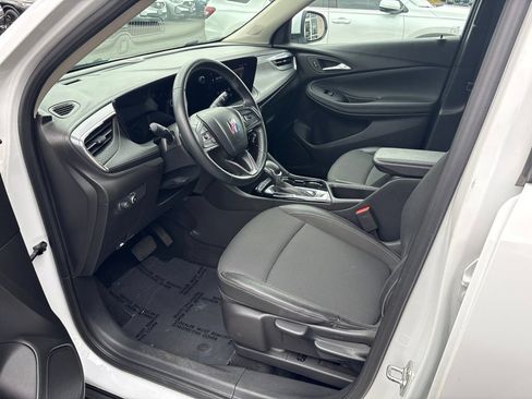 Used 2025 Buick Encore GX Preferred FWD image 13