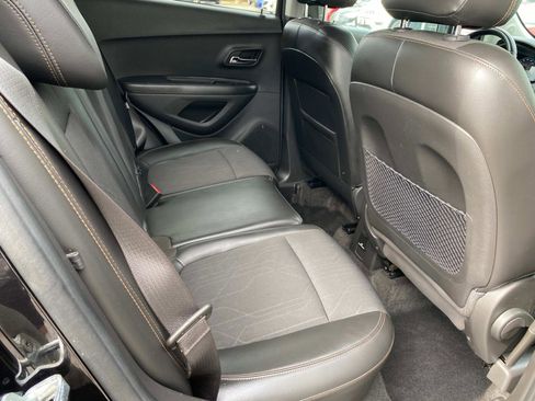 Used 2019 Chevrolet Trax LT w/ LT Convenience Package image 19