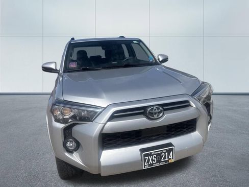 Used 2020 Toyota 4Runner SR5 Premium w/ Moonroof Package AWD/4WD image 2