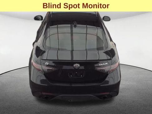 Used 2024 Alfa Romeo Giulia Veloce AWD/4WD image 7