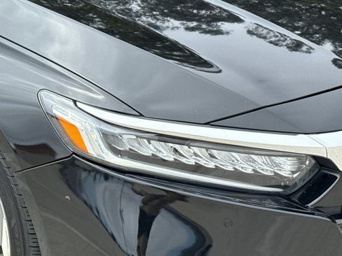 Used 2018 Honda Accord Touring image 10