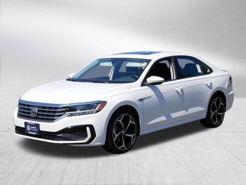 Used 2020 Volkswagen Passat 2.0T R-Line FWD image 3