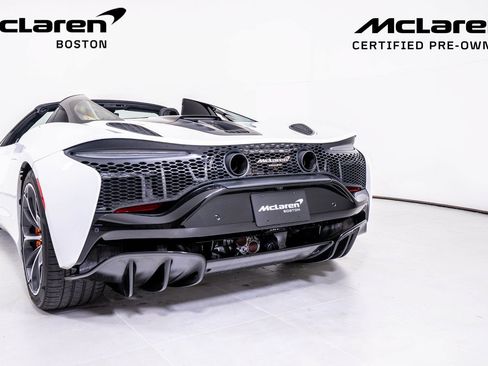 Used 2025 McLaren Artura Spider RWD image 12
