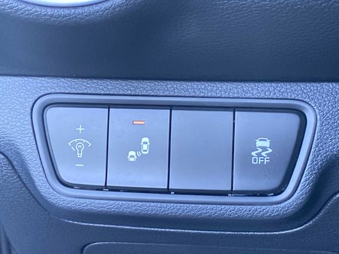 Used 2023 Kia Forte LXS w/ LXS Technology Package image 17