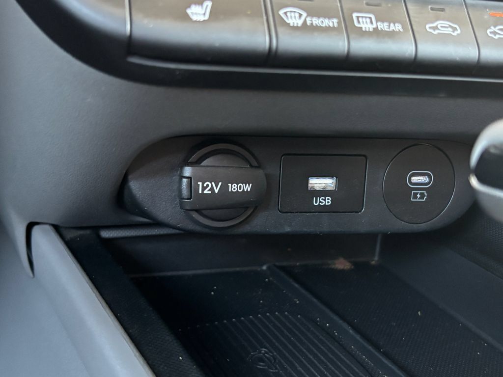 Used 2025 Hyundai Elantra SEL FWD image 16