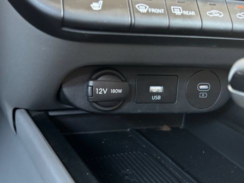 Used 2025 Hyundai Elantra SEL FWD image 16
