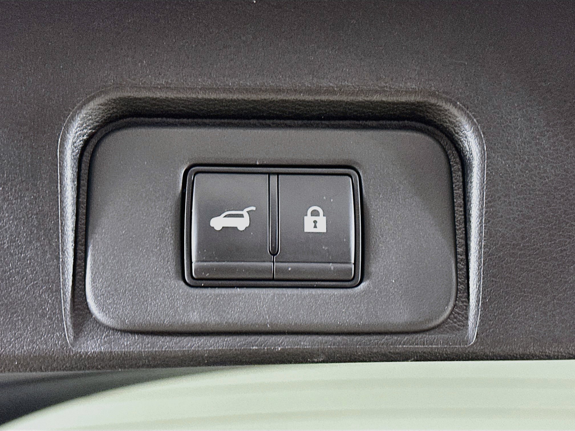 Used 2026 Nissan Rogue SV AWD/4WD image 28