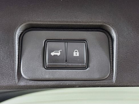 Used 2026 Nissan Rogue SV AWD/4WD image 28