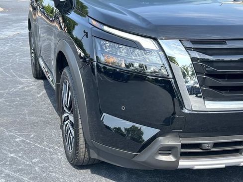 Used 2025 Nissan Pathfinder Platinum w/ Cargo Package FWD image 10