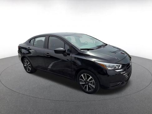 Used 2025 Nissan Versa SV FWD image 2