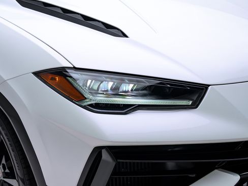 Used 2023 Lamborghini Urus S image 10