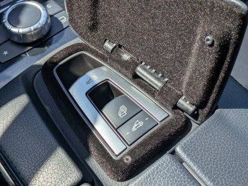 Used 2016 Mercedes-Benz E 400 E 400 image 26