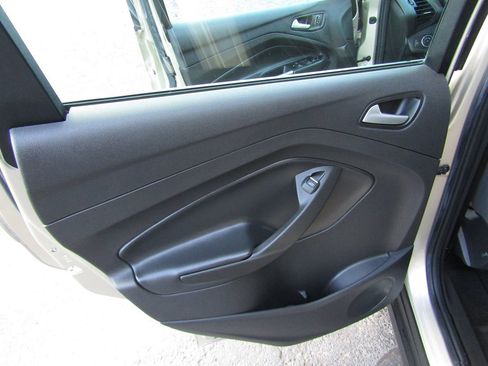 Used 2017 Ford C-MAX SE image 24