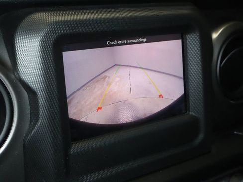 Used 2021 Jeep Wrangler Unlimited Sport AWD/4WD image 3