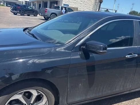 Used 2017 Honda Accord EX-L image 2